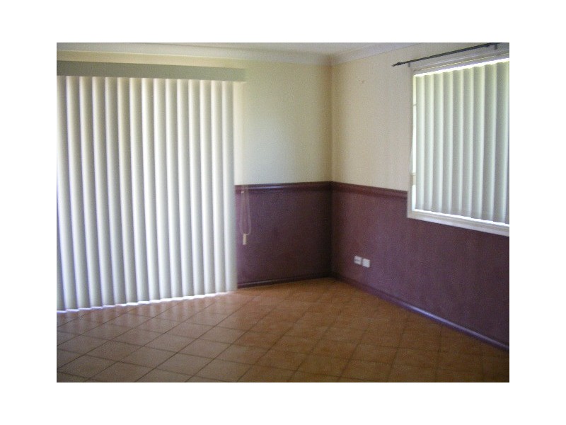 8 Noonan Street, Parkes NSW 2870