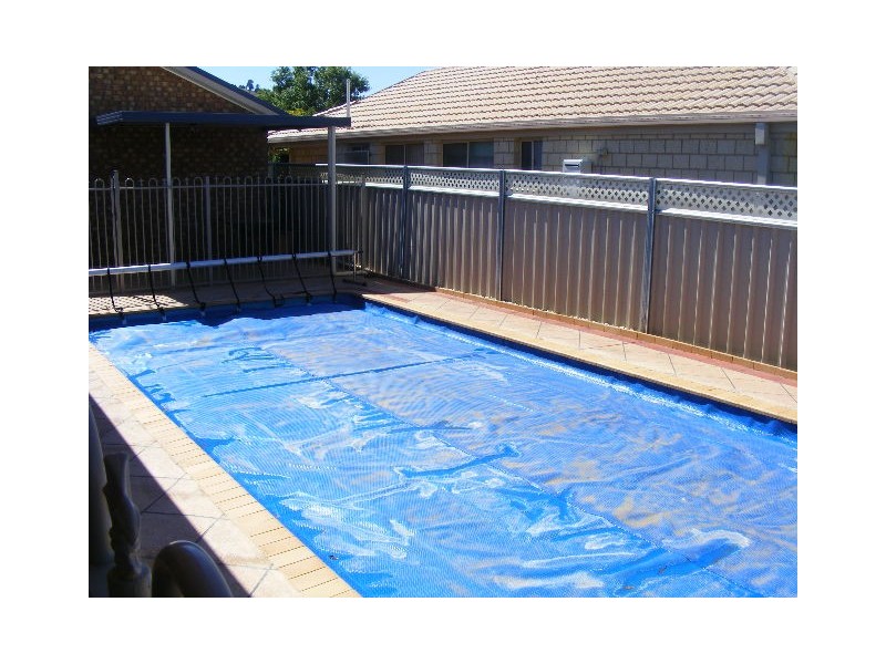 8 Noonan Street, Parkes NSW 2870