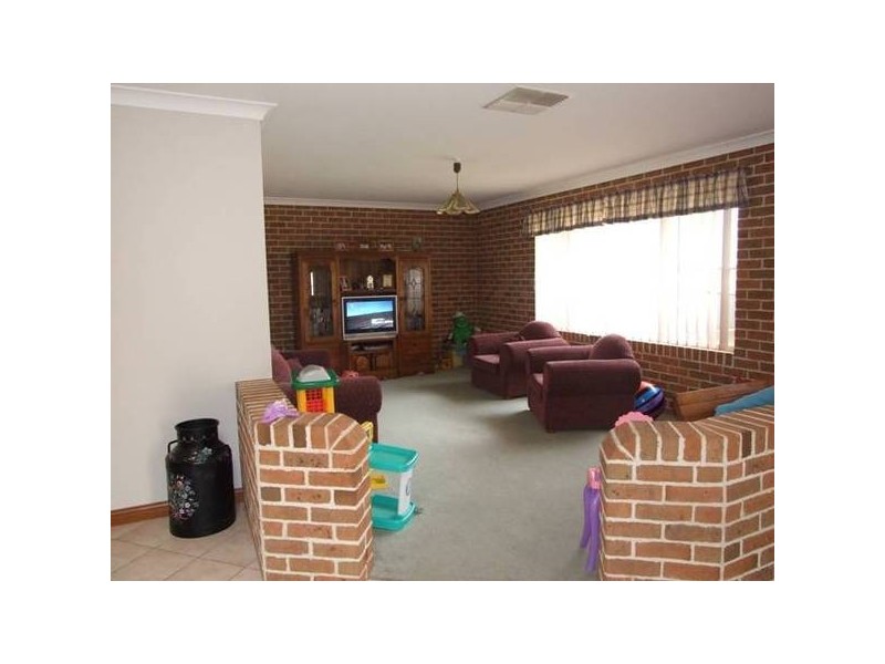 Golden Bar Drive, Parkes NSW 2870