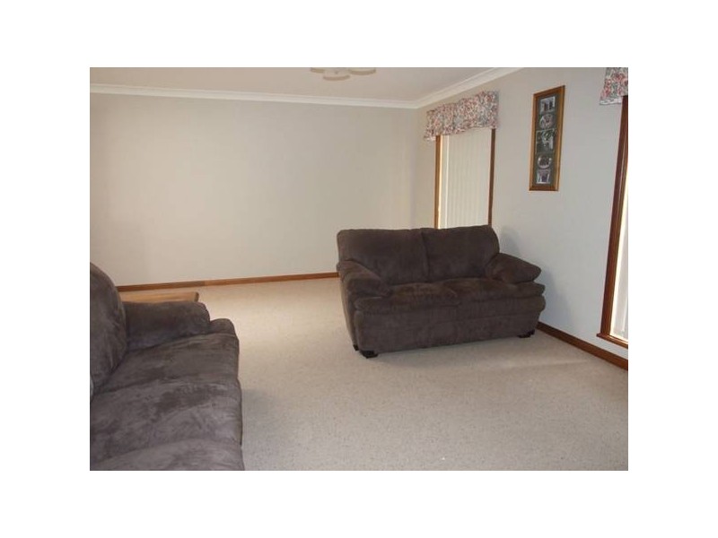 Golden Bar Drive, Parkes NSW 2870