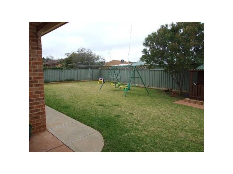 Golden Bar Drive, Parkes NSW 2870