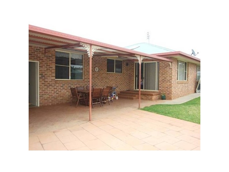 Golden Bar Drive, Parkes NSW 2870