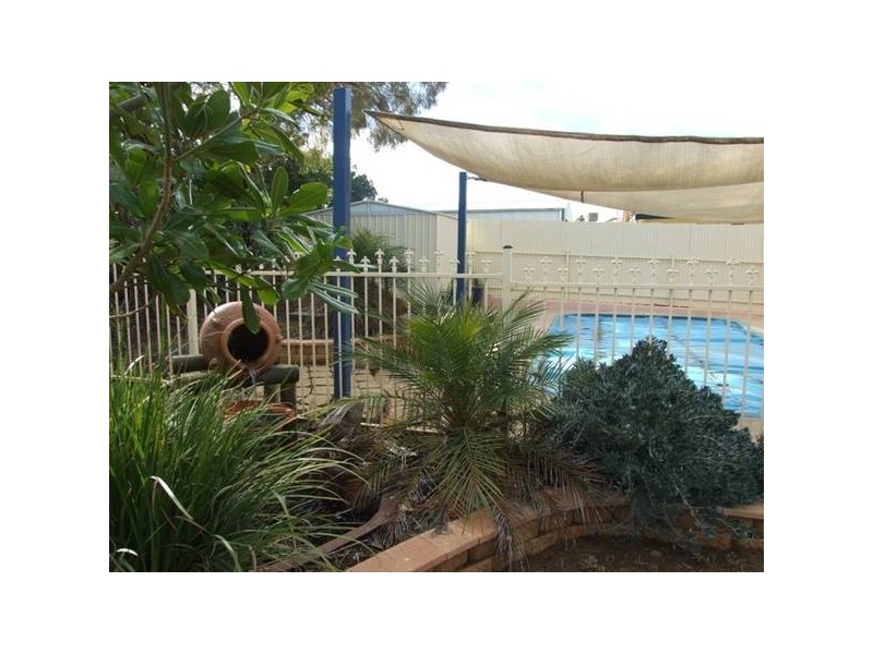 16 Webb Street, Parkes NSW 2870