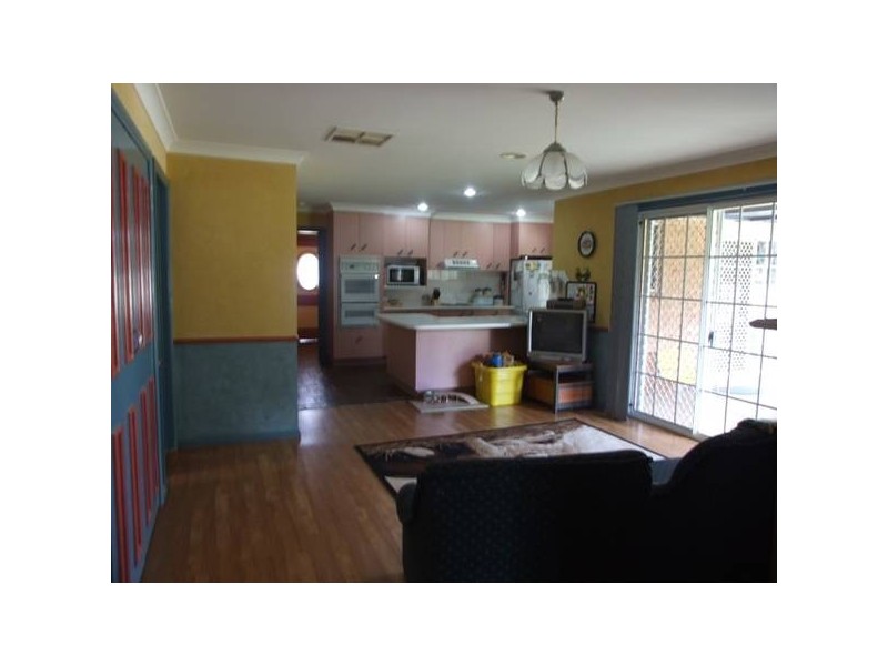 16 Webb Street, Parkes NSW 2870