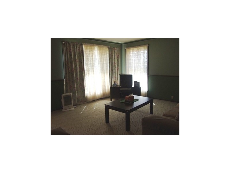 2/4 Friendship Place, Parkes NSW 2870