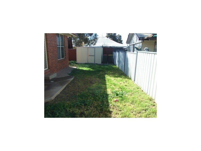 2/4 Friendship Place, Parkes NSW 2870