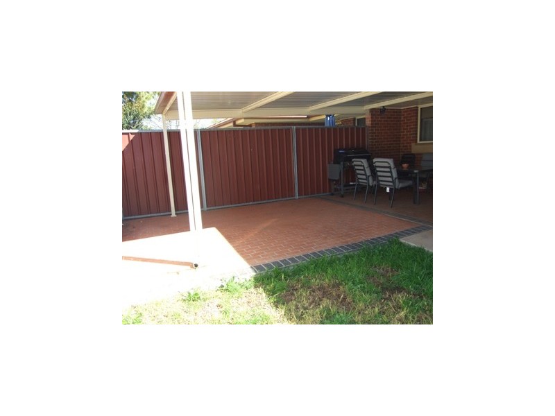 2/4 Friendship Place, Parkes NSW 2870