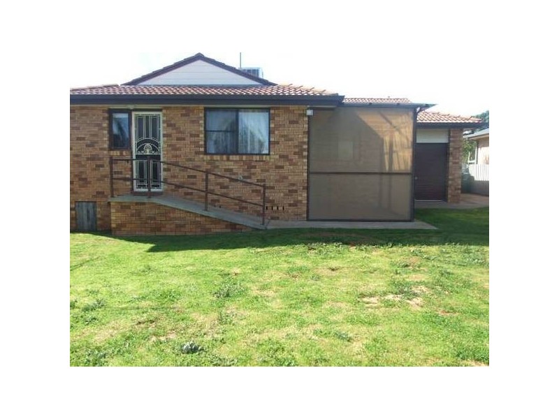 Lawson Street, Parkes NSW 2870