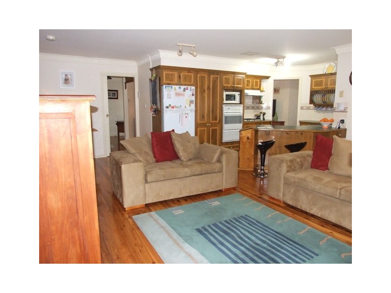 18 Noonan Street, Parkes NSW 2870