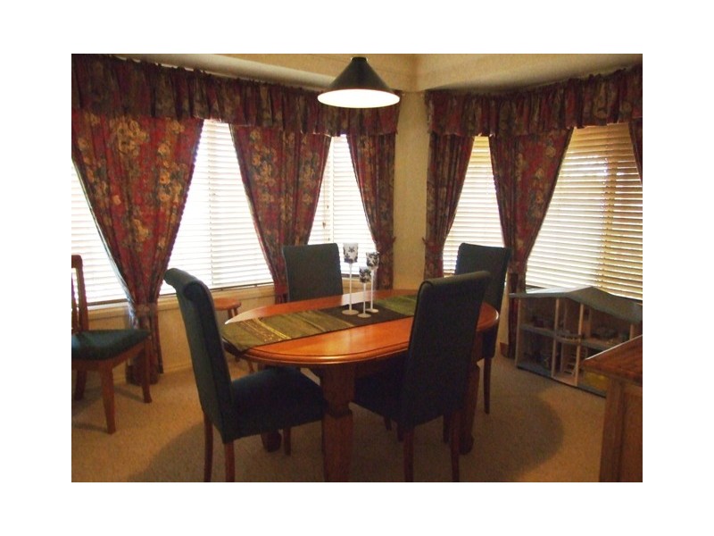 18 Noonan Street, Parkes NSW 2870