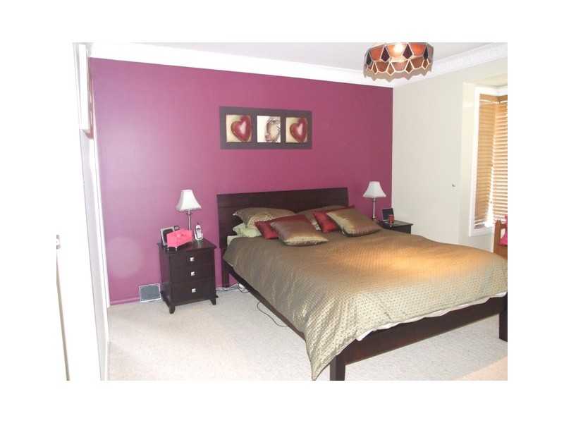 18 Noonan Street, Parkes NSW 2870