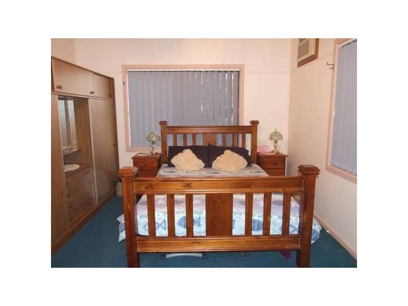 90 Mitchell, Parkes NSW 2870