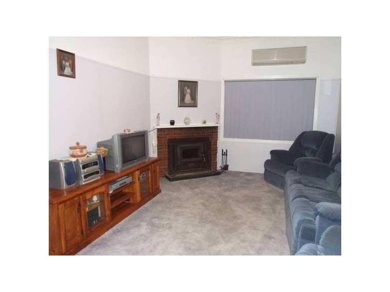 90 Mitchell, Parkes NSW 2870