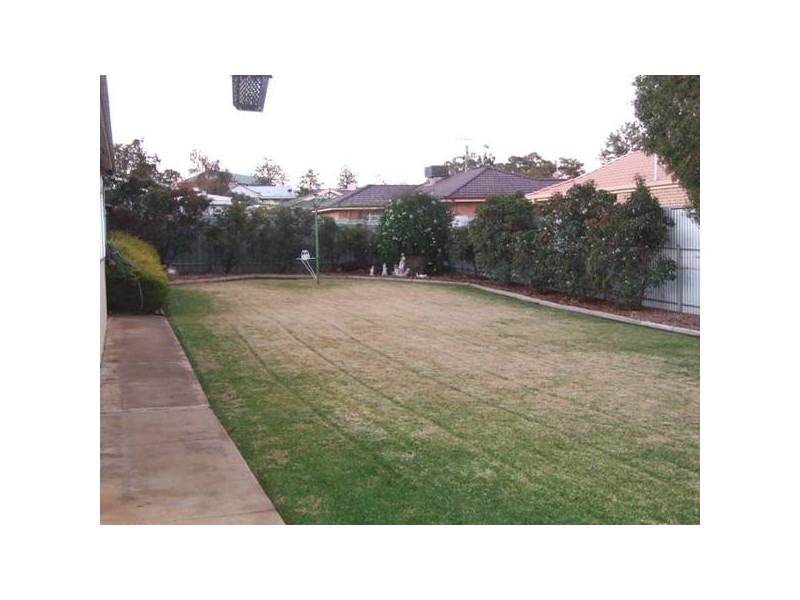 90 Mitchell, Parkes NSW 2870