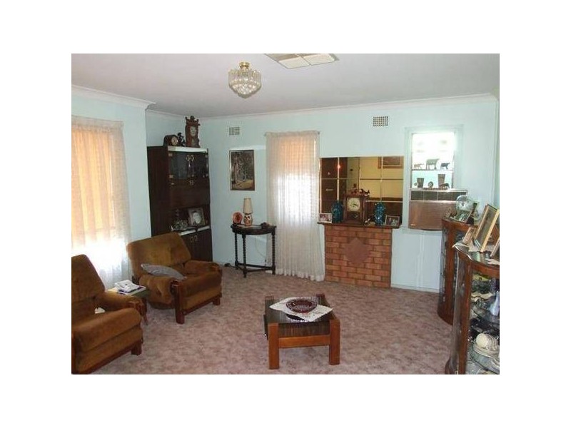 4 Porter street, Parkes NSW 2870