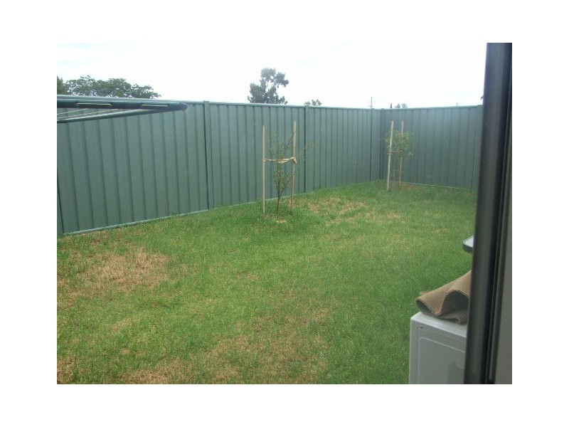 82A Close, Parkes NSW 2870