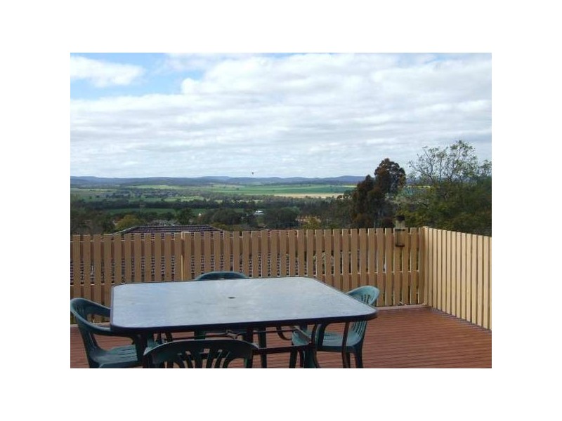 1 Glenwarrie Place, Parkes NSW 2870