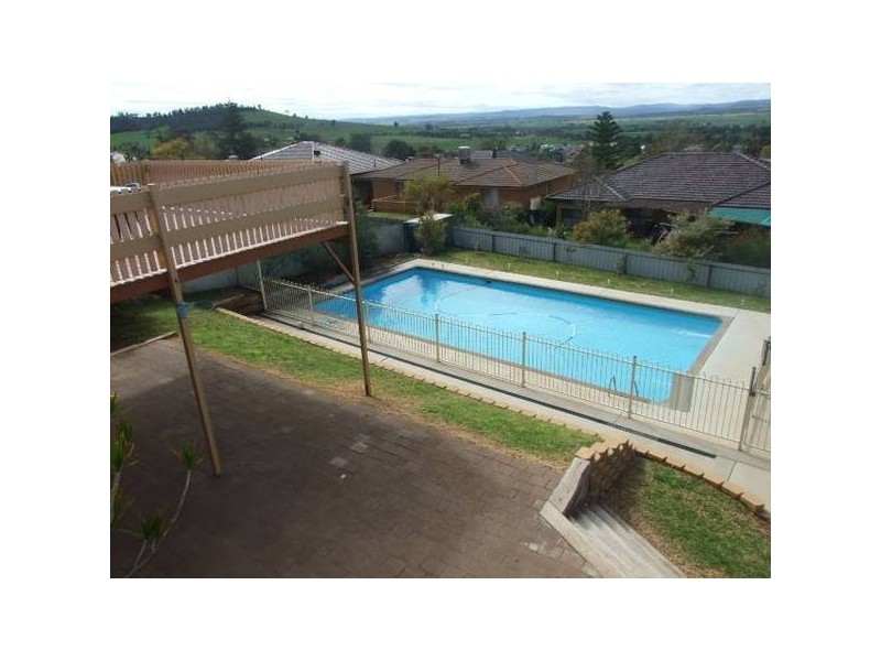1 Glenwarrie Place, Parkes NSW 2870