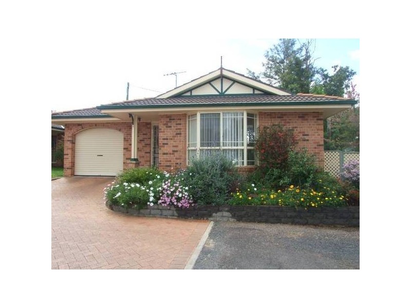 2/86A Mitchell Street, Parkes NSW 2870