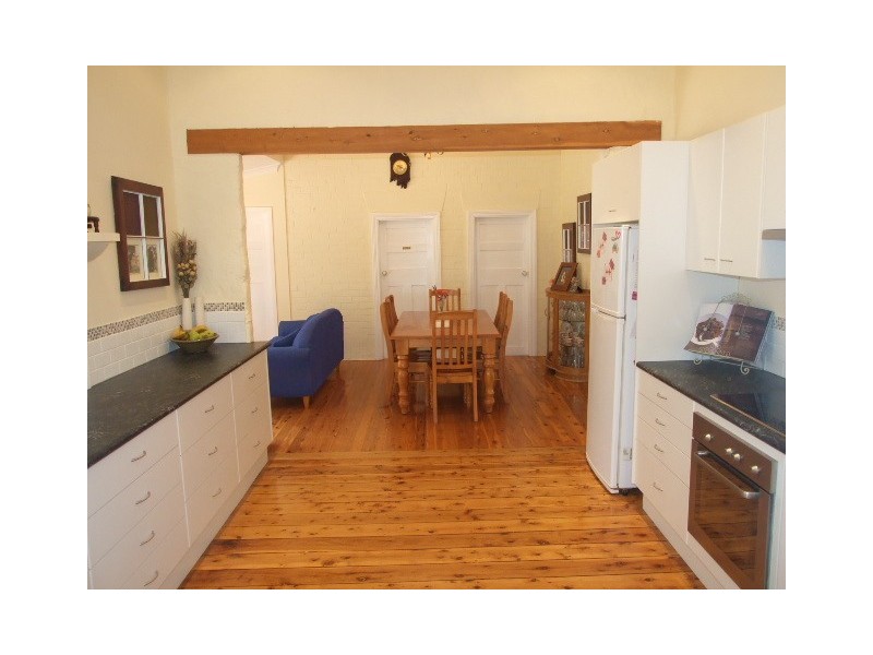 8 Oswin Street, Parkes NSW 2870