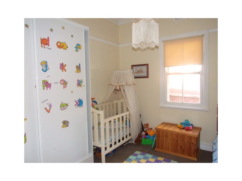 8 Oswin Street, Parkes NSW 2870