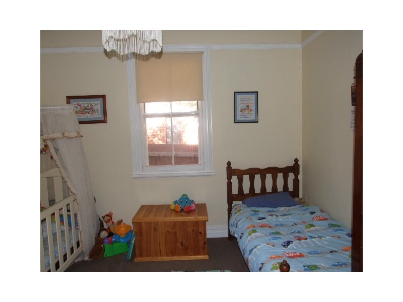 8 Oswin Street, Parkes NSW 2870