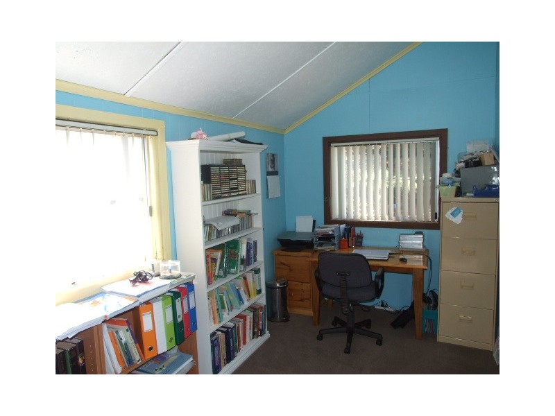 8 Oswin Street, Parkes NSW 2870
