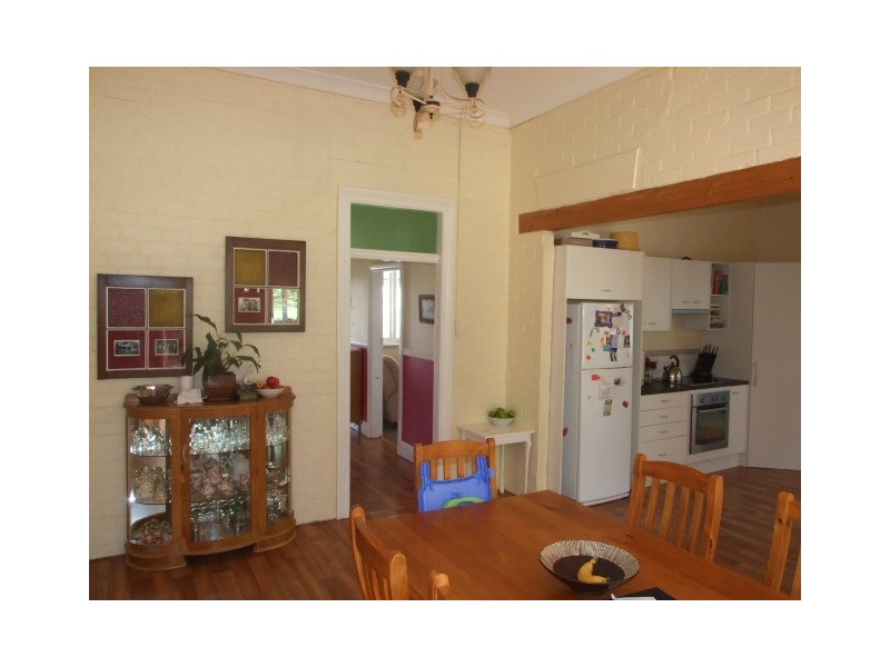 8 Oswin Street, Parkes NSW 2870