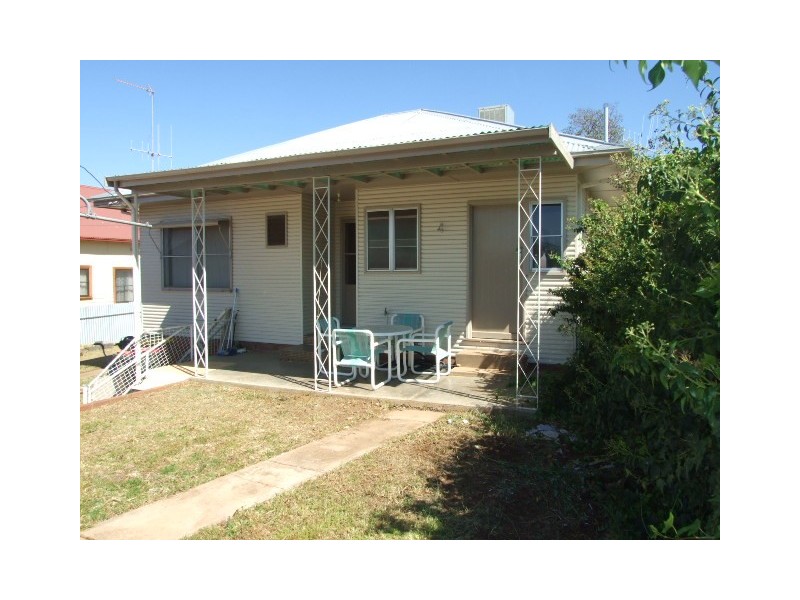 28 Weston Street, Parkes NSW 2870