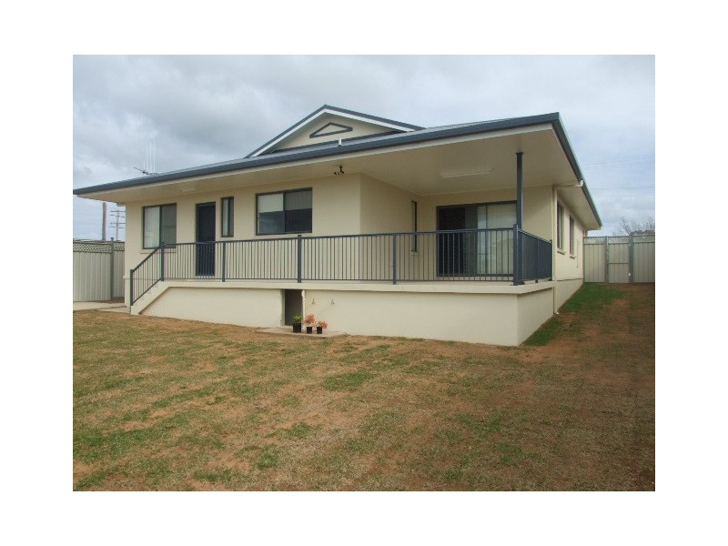 5 Koala Street, Parkes NSW 2870