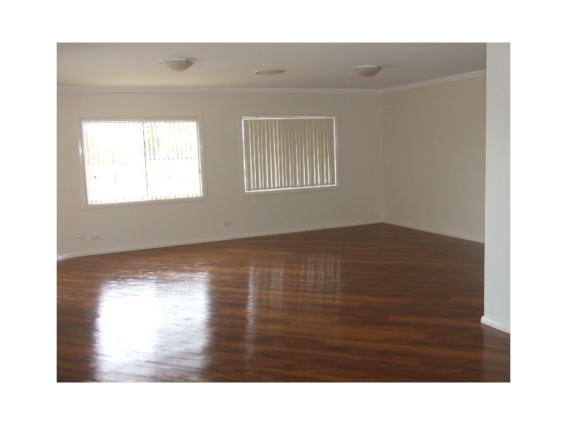 7 Koala Street, Parkes NSW 2870