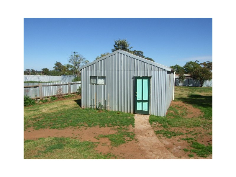 118 Boori Street, Peak Hill NSW 2869