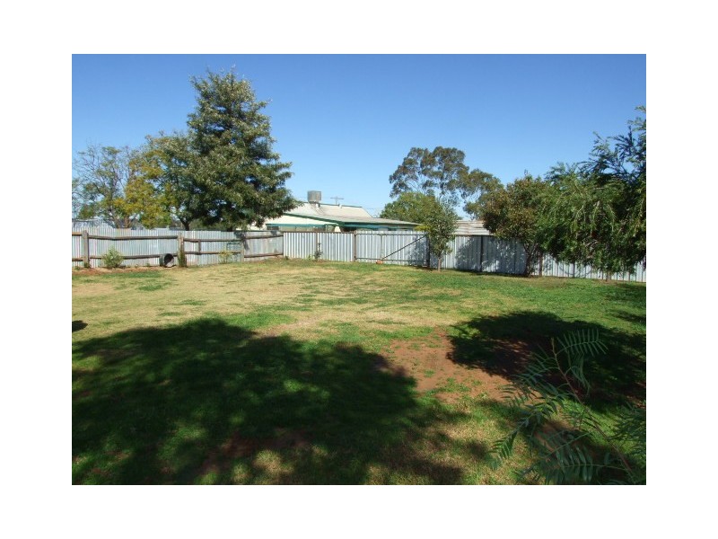 118 Boori Street, Peak Hill NSW 2869