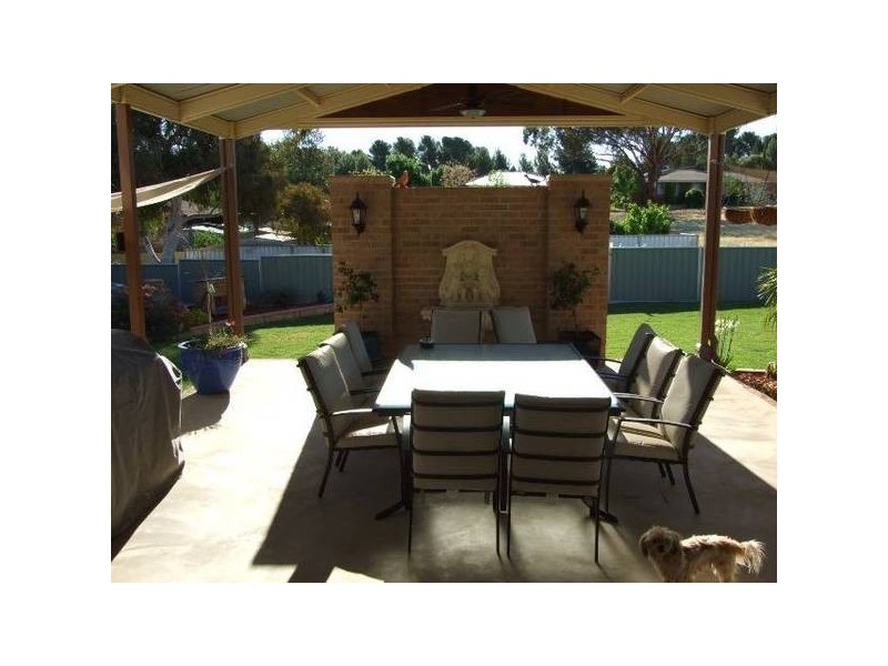 12 Glengowrie Close, Parkes NSW 2870