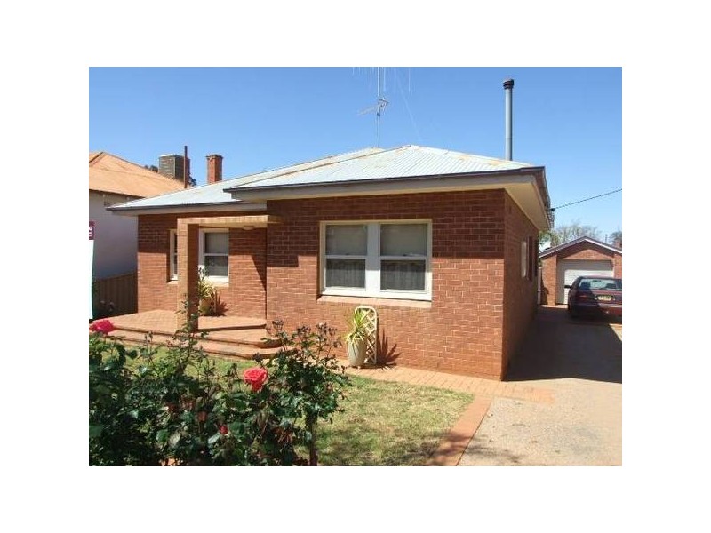 27 Mitchell, Parkes NSW 2870