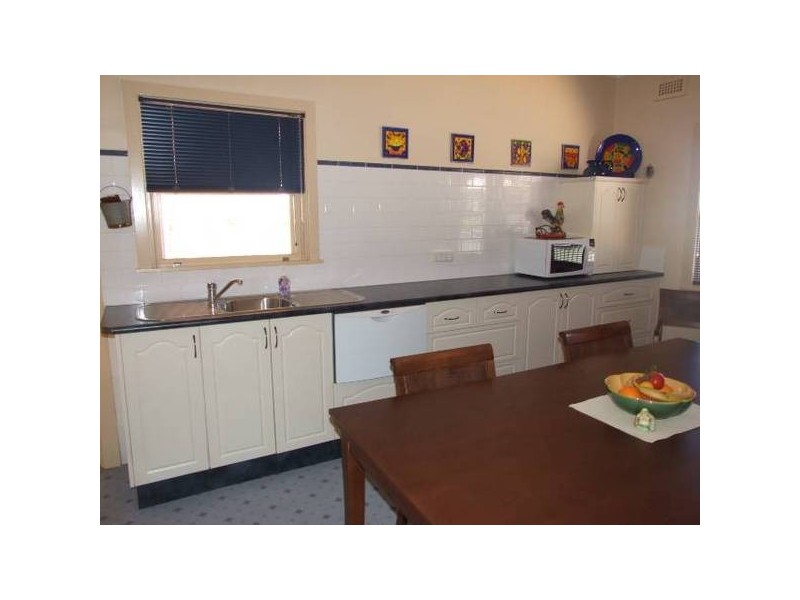 27 Mitchell, Parkes NSW 2870