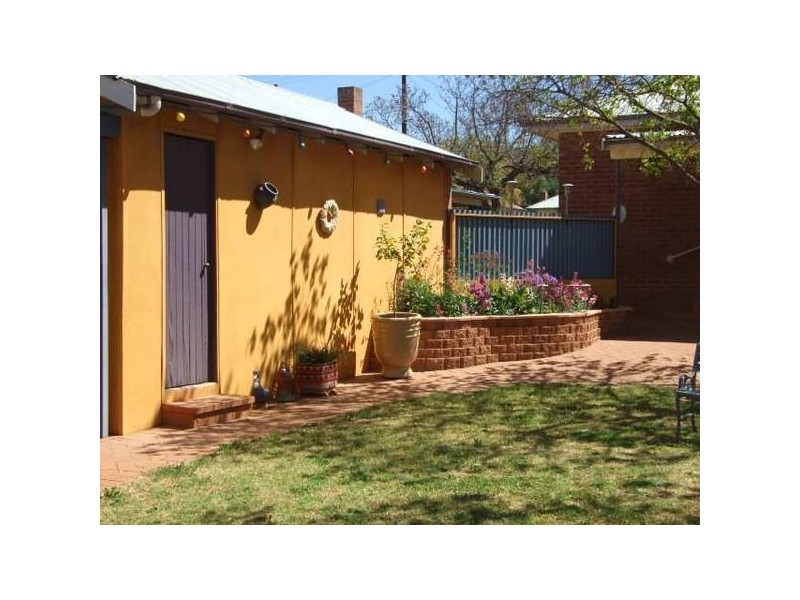 27 Mitchell, Parkes NSW 2870