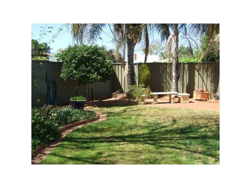 27 Mitchell, Parkes NSW 2870