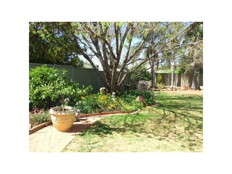 27 Mitchell, Parkes NSW 2870