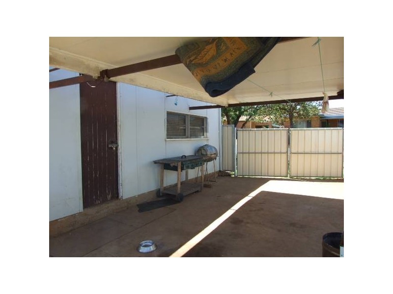 9 Wattle Street, Parkes NSW 2870