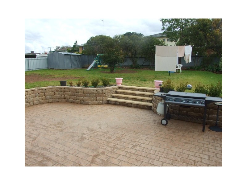 10 Moor Street, Parkes NSW 2870