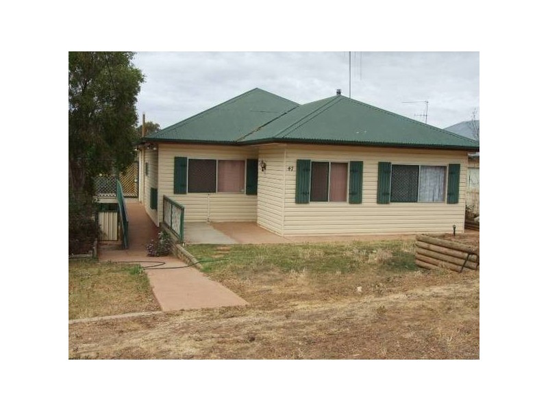 47 Rose Street, Parkes NSW 2870