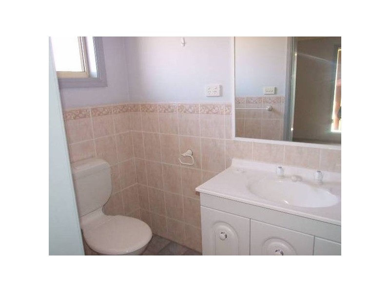 8 Russell Street, Parkes NSW 2870