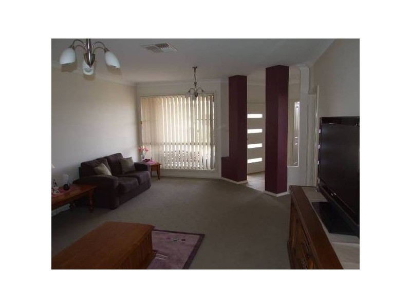 4 Clancy Place, Parkes NSW 2870