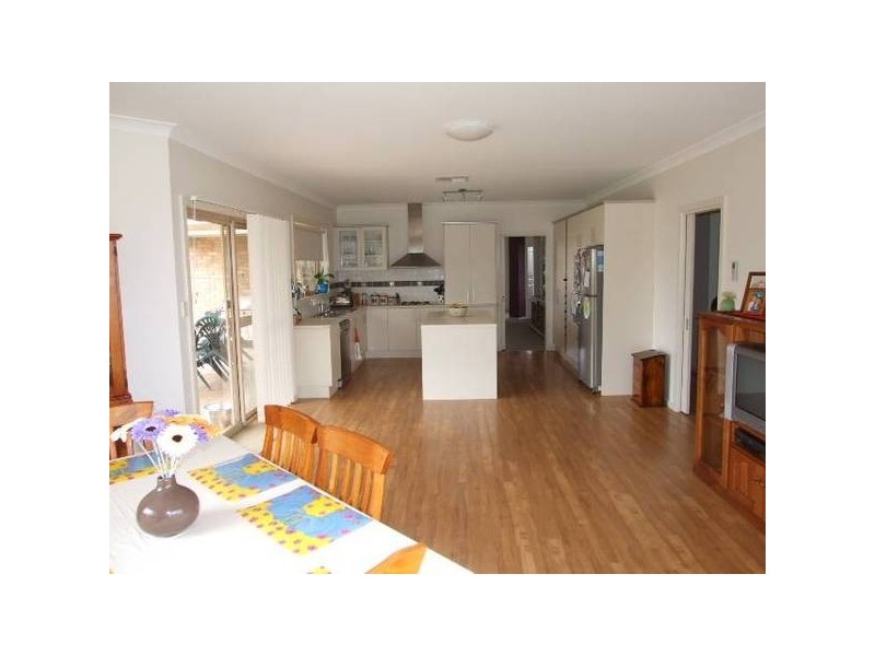 4 Clancy Place, Parkes NSW 2870