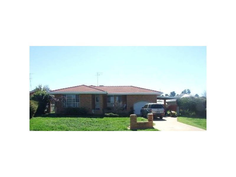 14 Thomas Street, Parkes NSW 2870