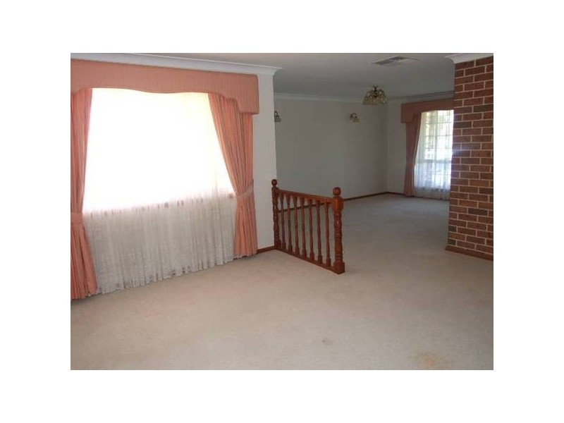 14 Thomas Street, Parkes NSW 2870