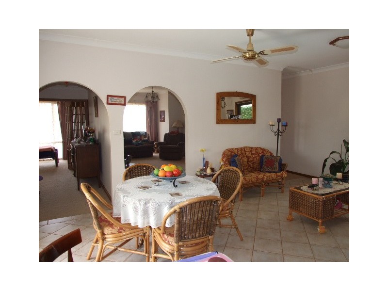 2 Hillcrest Avenue, Parkes NSW 2870