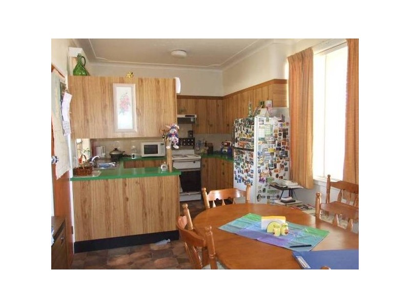 6 Lorger Street, Parkes NSW 2870