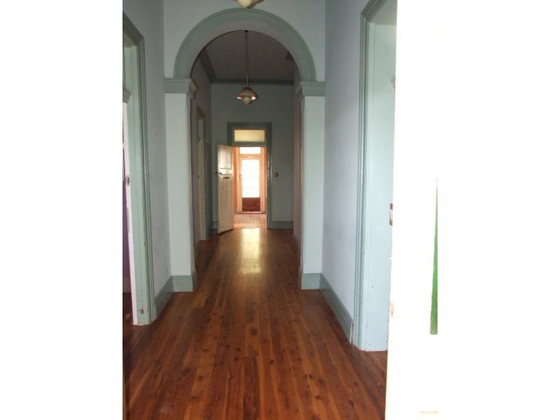 2 Gap Street, Parkes NSW 2870